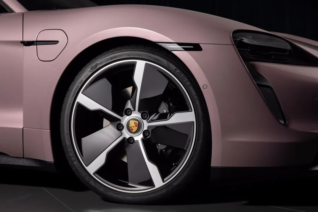 Can You Buy a Taycan for Over 800,000? This is How Porsche Plays Entry-Level!