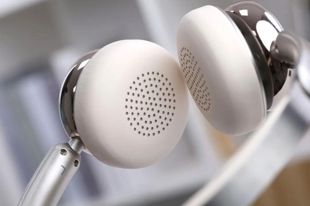 Bluetooth Headphones Under 200 Yuan: A Nostalgic Journey Back to the Millennium