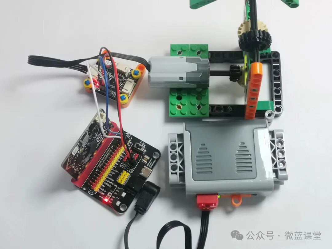 Micro:bit Project 03 - Speed Control Fan - Information Technology Course