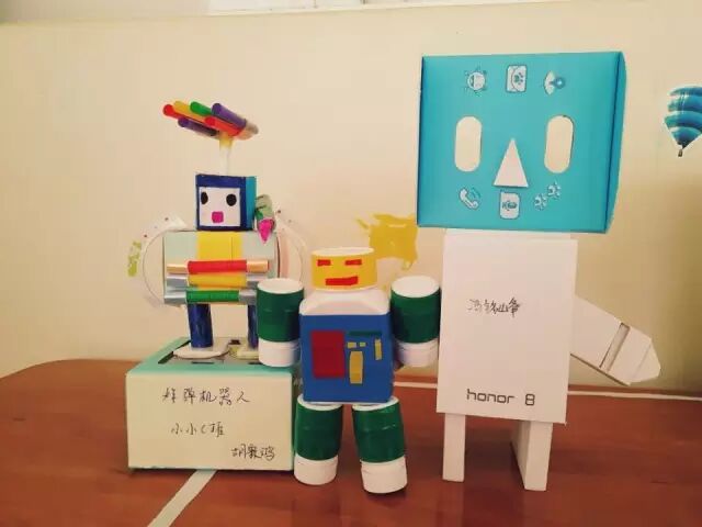 Creative Robot Crafting for Kindergarten: Little Scientists Start with Robots