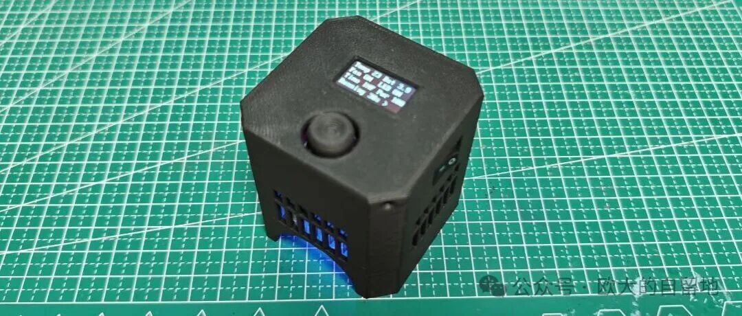 AI Halfway Through: Creating an LCD Simulation Neon Tube Clock