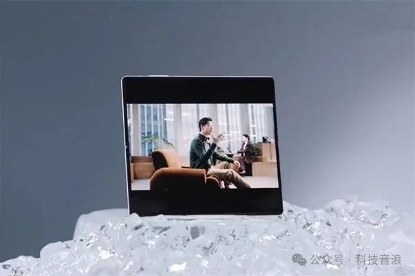 Unbelievable Features of the Vivo X Fold5: -30°C Operation and 1000 Underwater Folds!