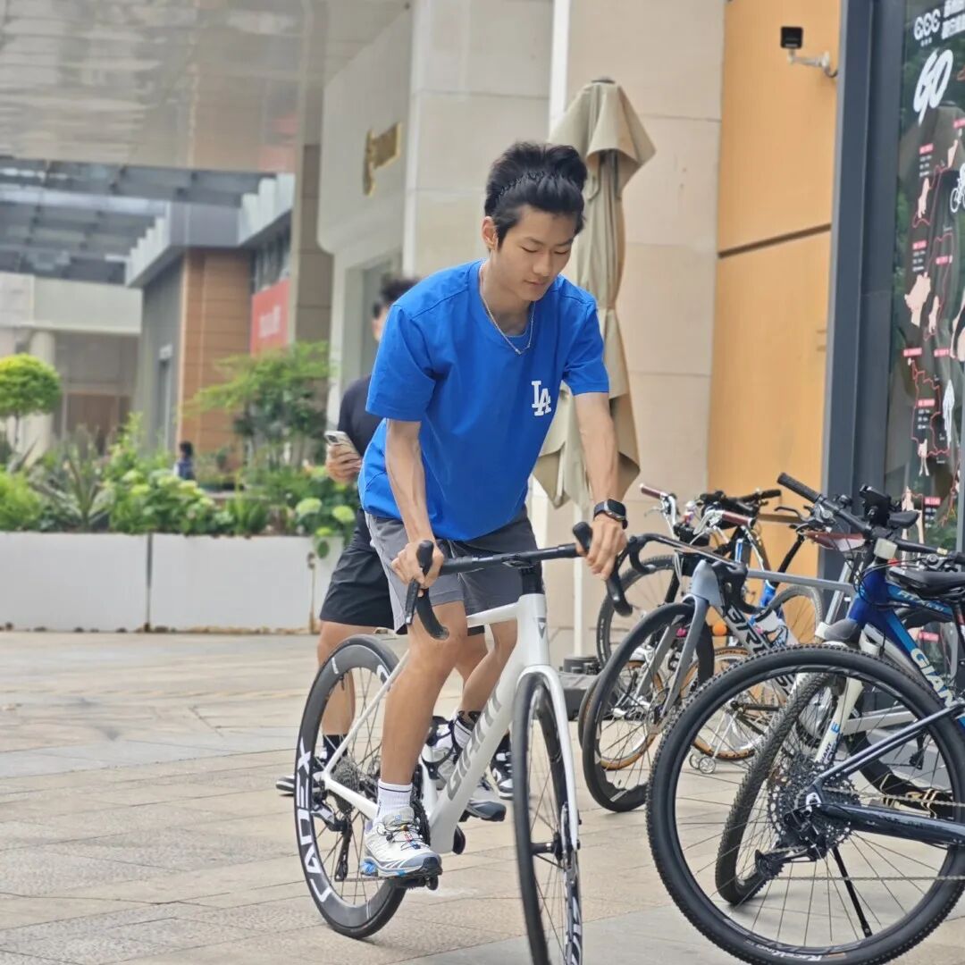 Reverse the Norm! This 'Slow Riding' Competition is Absolutely Captivating