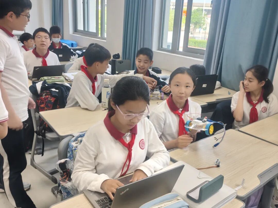 Ultrasonic Obstacle Avoidance Car