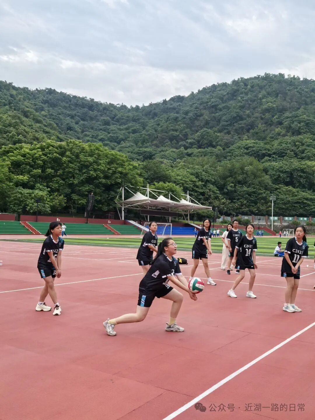 The Strongest Echo of Youth! Class C2421 Shines with Passion on the Volleyball Court