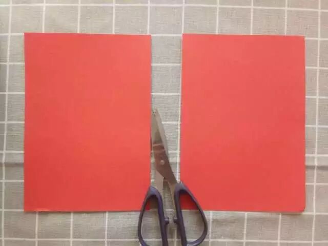 Creative Robot Crafting for Kindergarten: Little Scientists Start with Robots