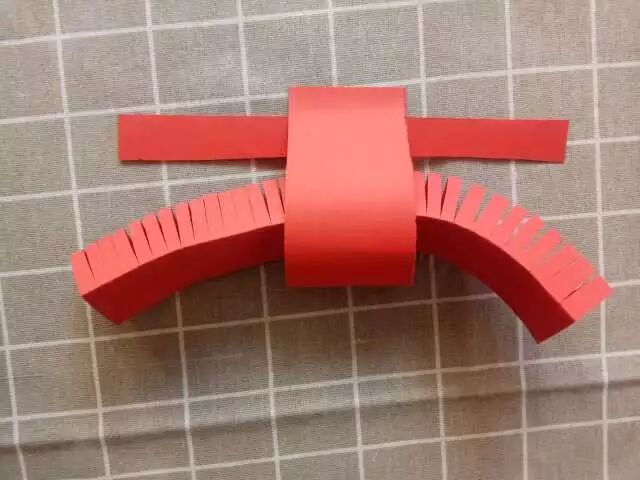 Creative Robot Crafting for Kindergarten: Little Scientists Start with Robots