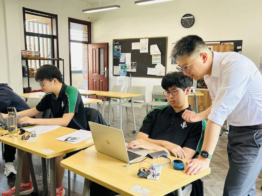 Adcote Campus Technology Report | Arduino Music Rhythm Light, Illuminating the Light of Technological Creativity!