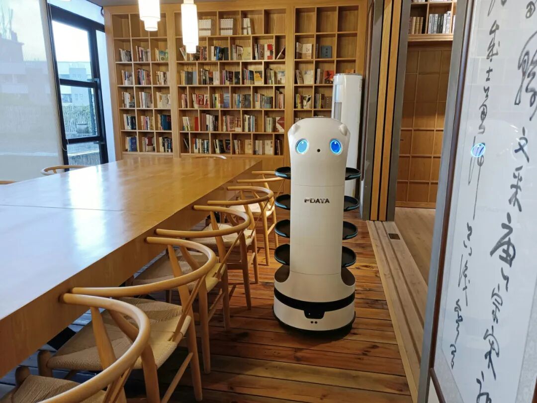 The Delivery Robots in Hotels: A Loss of 800 Million in Three Years