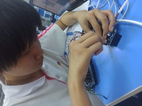 Cultivating Young Makers: The 'Smart Medical Care Bed' by Students from Beijing's Miyun District No. 2 High School