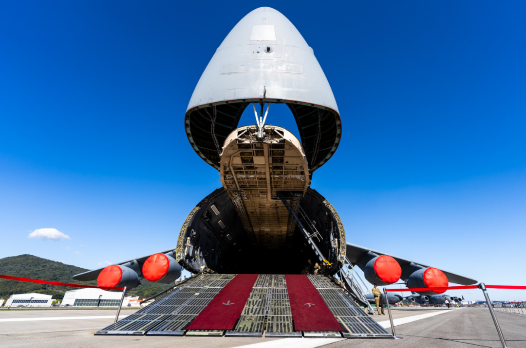 Introduction to the C-5 Galaxy Transport Aircraft