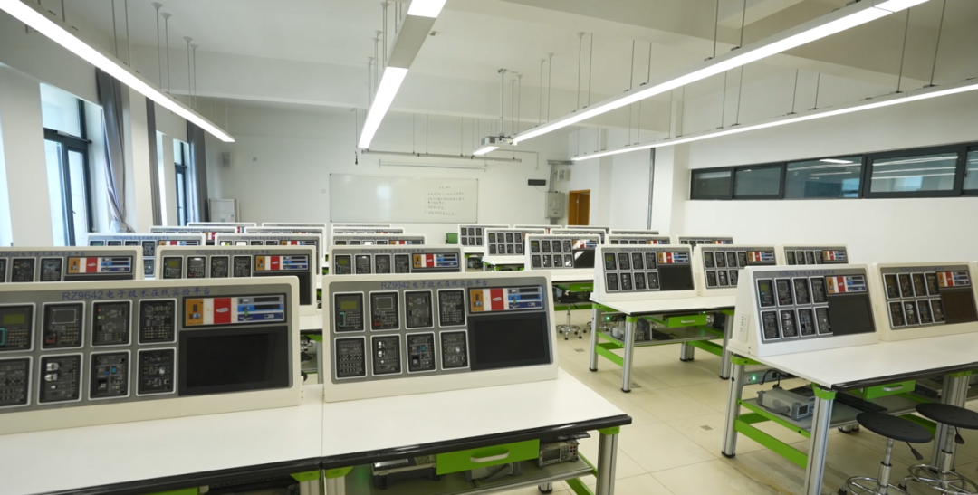 Exploring the Information Engineering Major