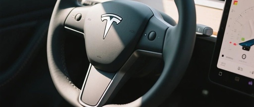 Tesla's In-Car Entertainment System Integrates Steam: A Cross-Boundary Celebration of Gaming and Driving?