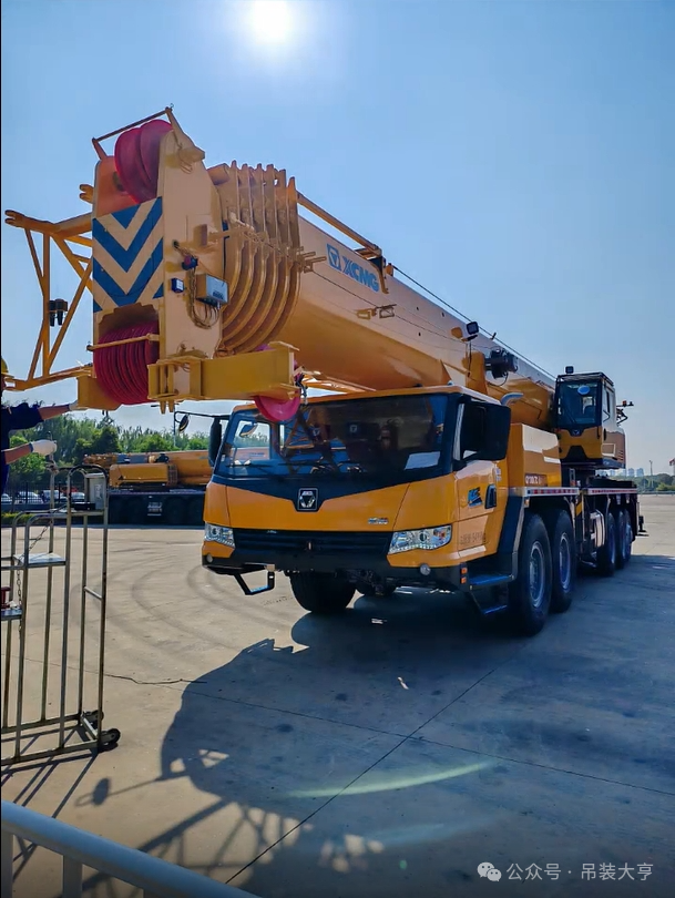 XCMG QY130K7C Crane: 76-Meter Main Boom and 40-Ton Counterweight
