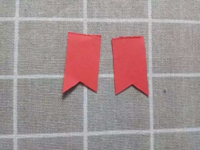 Creative Robot Crafting for Kindergarten: Little Scientists Start with Robots