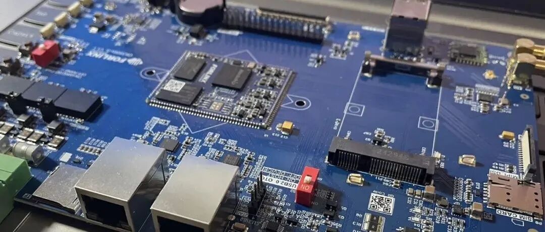 Embedded Hardware and Software Design: How to Evaluate Custom Requirements from an Overall Architecture Perspective?