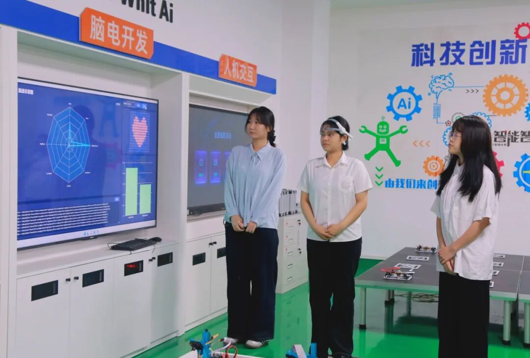 Inauguration of RISC-V Educational Application Demonstration Base at Zhuhai City Vocational Technical College