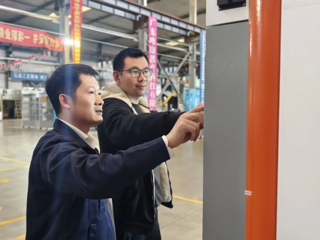 Cultivating the Spirit of Craftsmanship Between Chips and Circuits: Wang Xiaolong