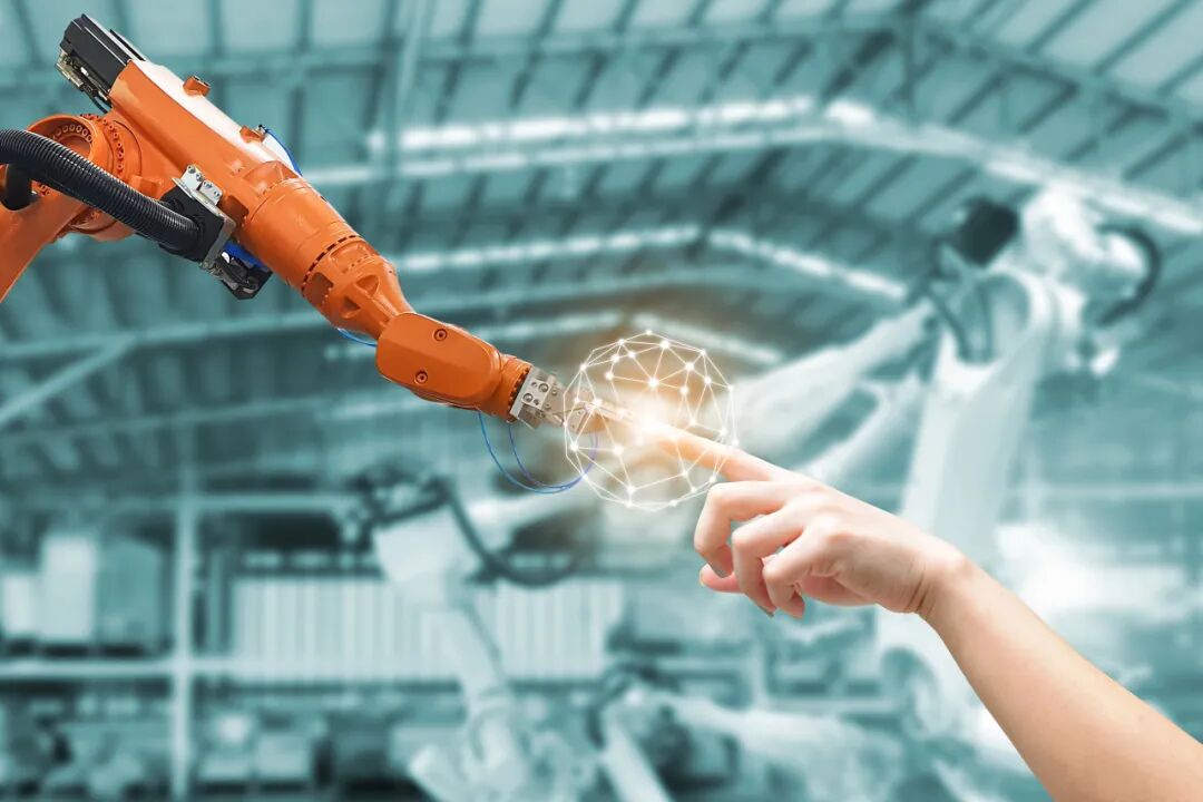 How Smart Edge Gateways Become the 'Nervous System' of Industrial IoT
