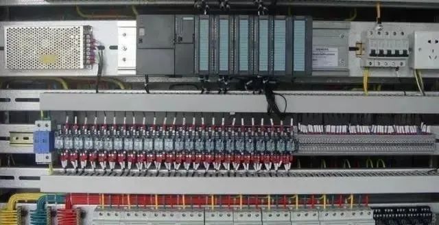 Five Pitfalls in PLC Cabinet Layout, Wiring, and Cabling: A Comprehensive Guide!