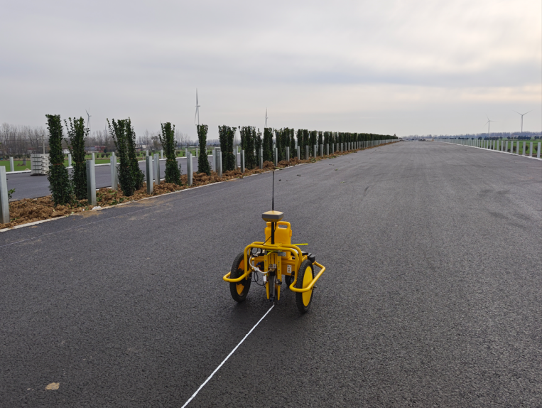 Application of Topcon TinySurveyor Automatic Marking Robot in Road Marking