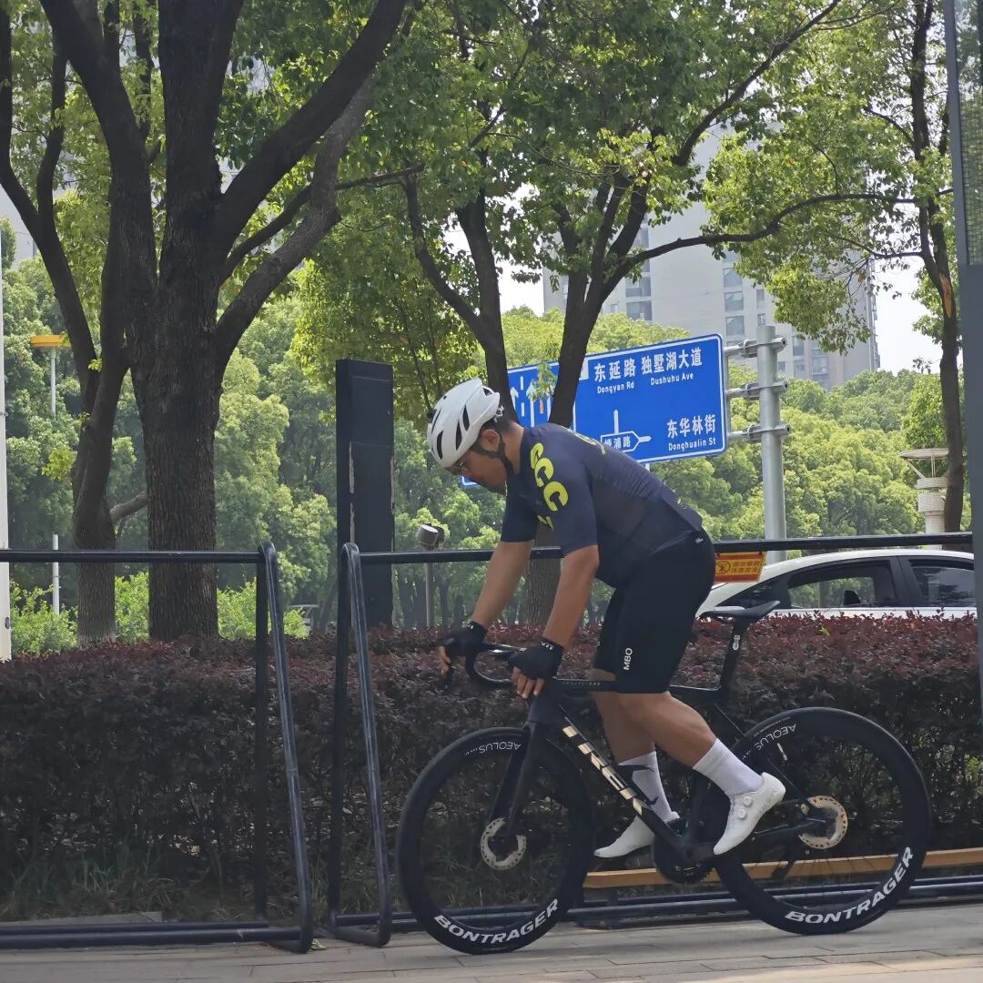 Reverse the Norm! This 'Slow Riding' Competition is Absolutely Captivating