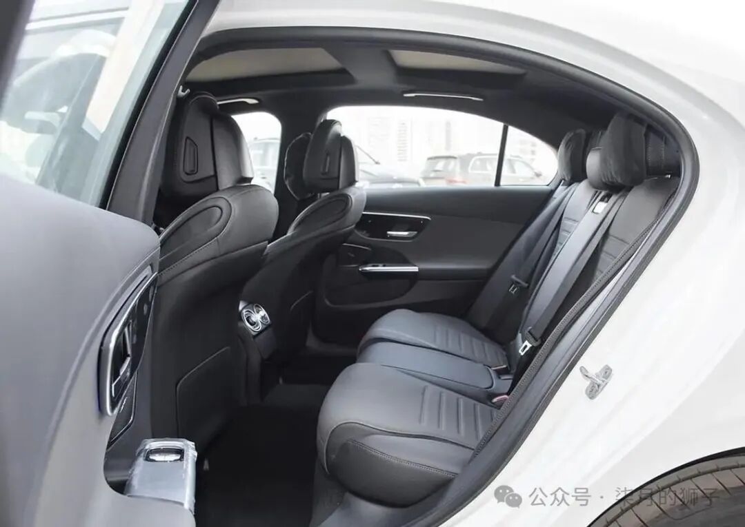 The New Mercedes-Benz C-Class Upgrades to 2.0T! Why Abandon the 1.5T?