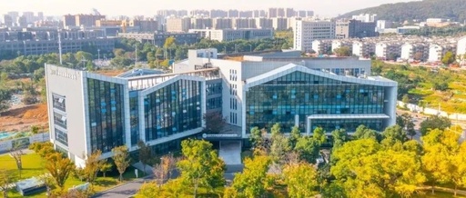 Cultivating Leading Talents in the Semiconductor Field
