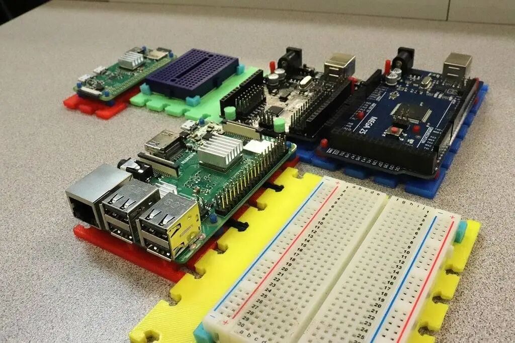 Build Your Desktop Electronic "Aircraft Carrier" with the Arduino Development Platform! 3D Printed Test Platform Integrates Development Boards, Breadboards, and Power Supply to Boost Your Development Efficiency