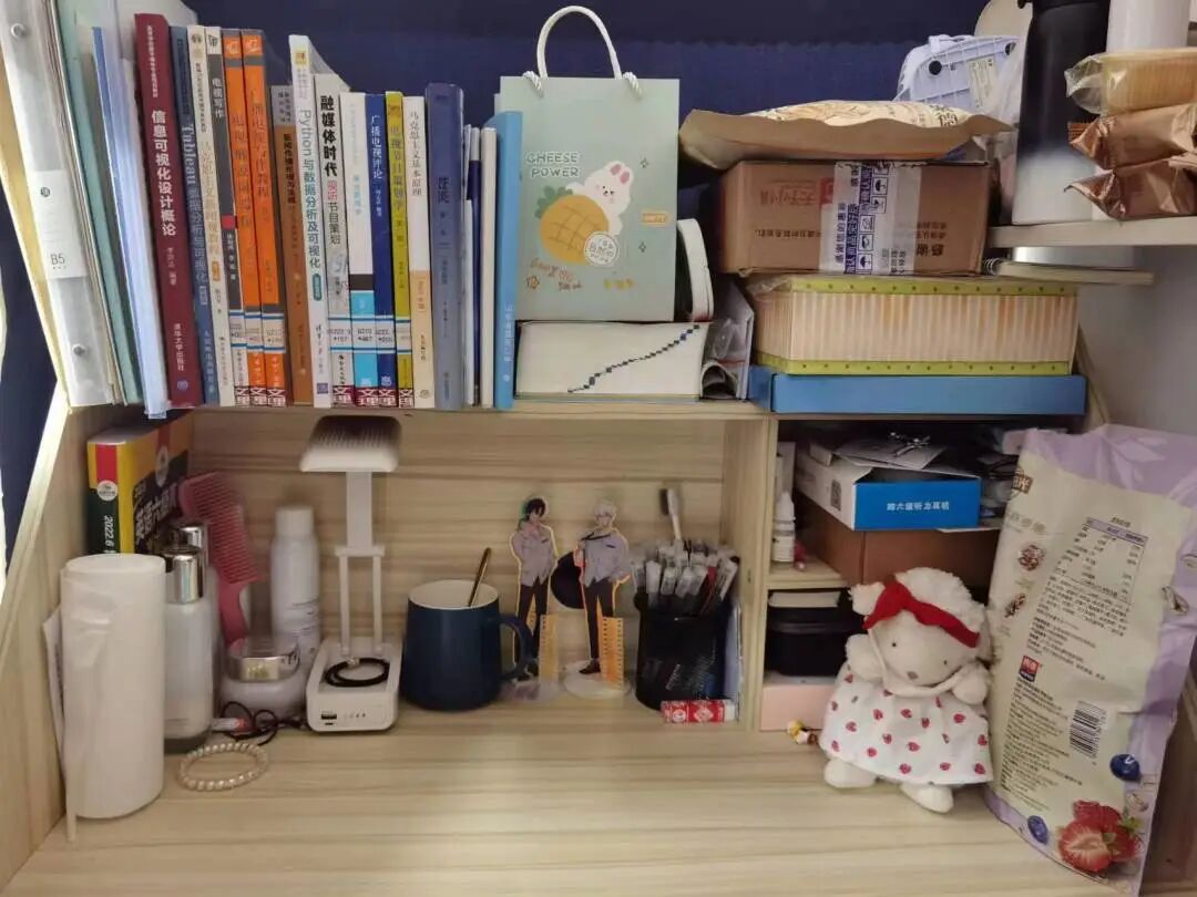 Transforming Your Dorm Room: A Guide to Desktop Makeovers