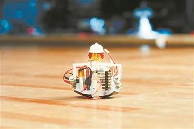 Carnegie Mellon University Research Team Develops the World's Smallest Electric Autonomous Bipedal Robot 'Zippy'