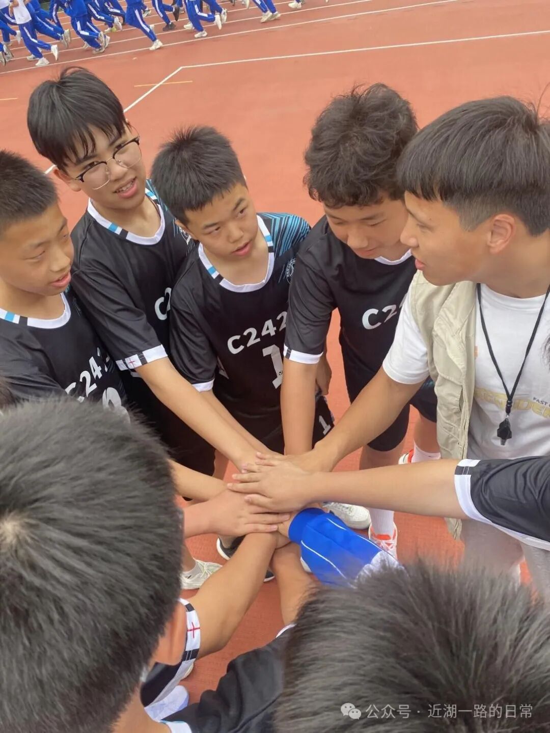 The Strongest Echo of Youth! Class C2421 Shines with Passion on the Volleyball Court