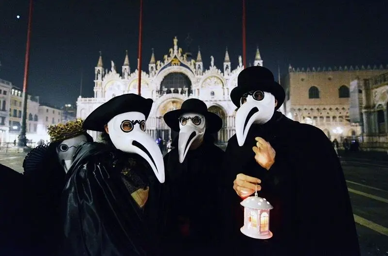 How AI and Robots Participate in the Fight Against COVID-19