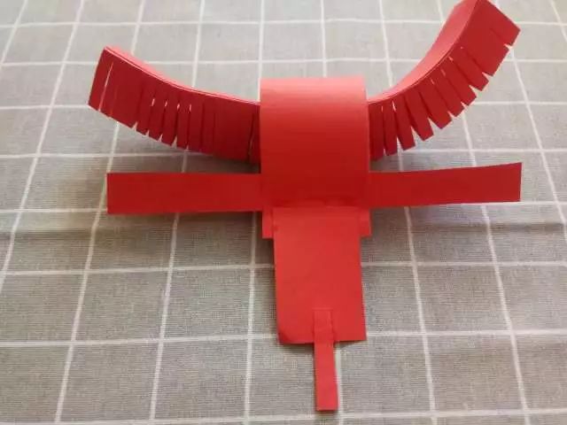 Creative Robot Crafting for Kindergarten: Little Scientists Start with Robots