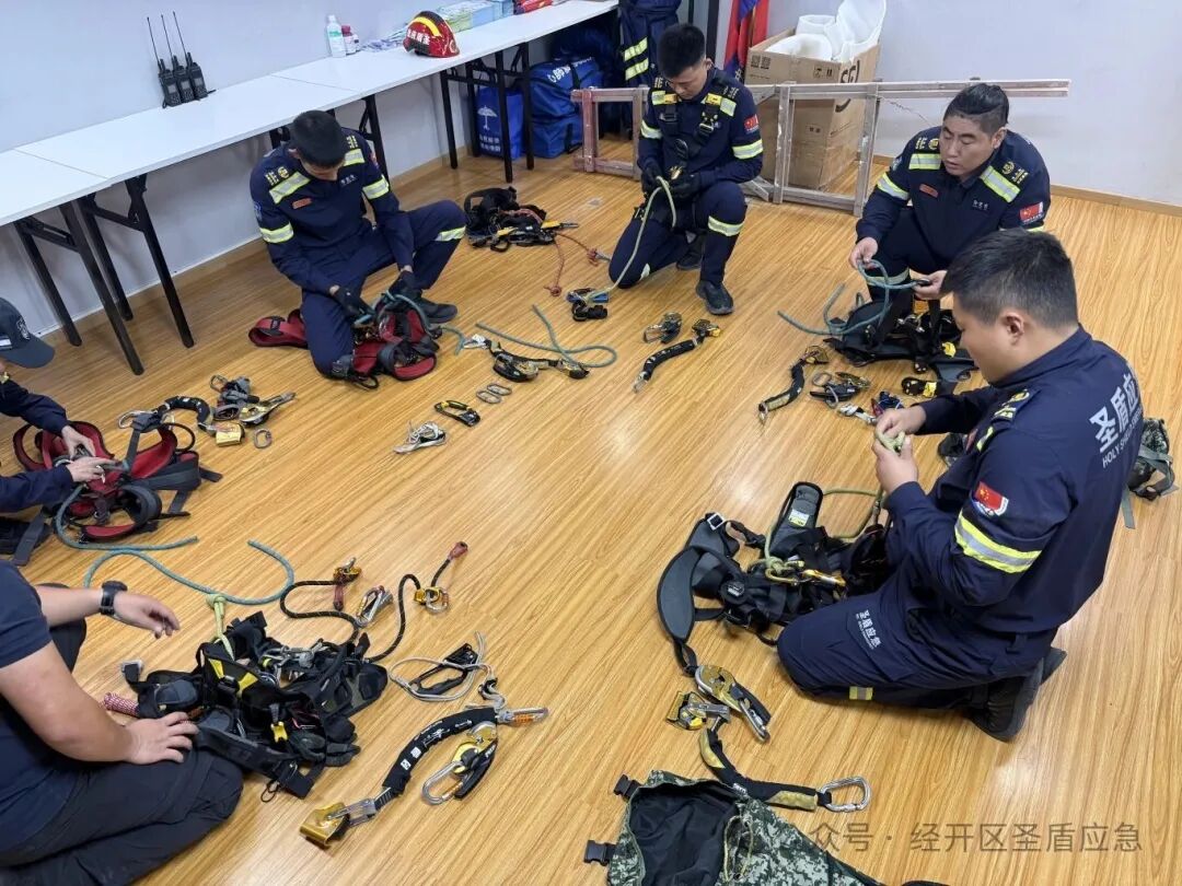 Forging Professional Rescue Specialists: Successful Completion of DRT Rope Training in the Economic Development Zone