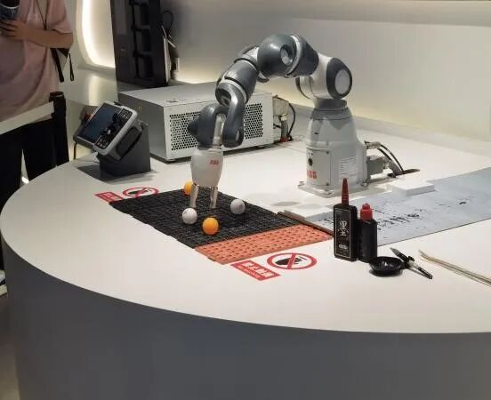 Integration of Industry and Education: Direct Classroom Access to NXP Innovation in Digital Video Processing and Applications