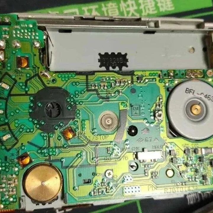 Dissecting the Advantech Vibration Sensor Worth Over 3000: An Inside Look at Its Structure and Chip Solutions