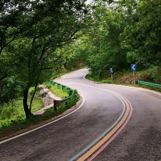 Application of Topcon TinySurveyor Automatic Marking Robot in Road Marking