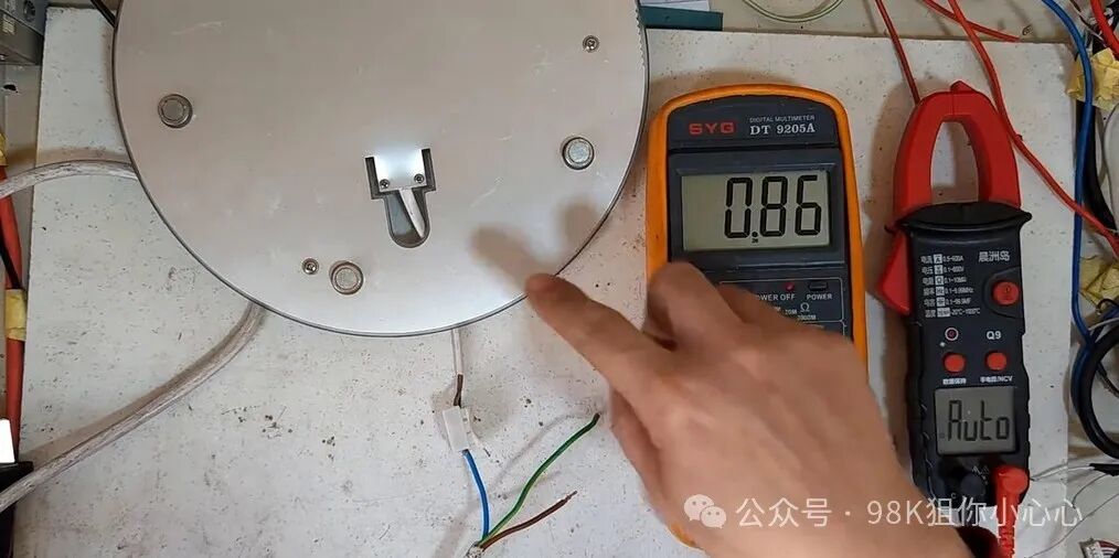 Forgot Your Multimeter? Using Your Tongue to Measure Voltage - No Joke! It Can Really Save the Day...