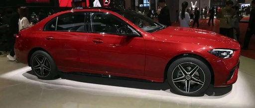 The Return of the 2.0T! The Facelifted Mercedes-Benz C-Class Revealed, Is the Good Times Over for the BMW 3 Series?