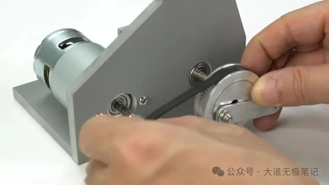 How to Build a High-Performance Mini Desktop Scroll Saw