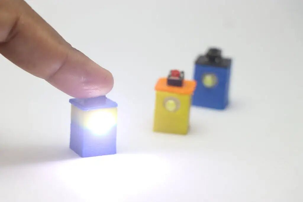Super Mini! Coin-Sized 3D Printed Flashlight with Wireless Charging? So Cute Even Thieves Want to Steal It! (Includes Production Secrets)