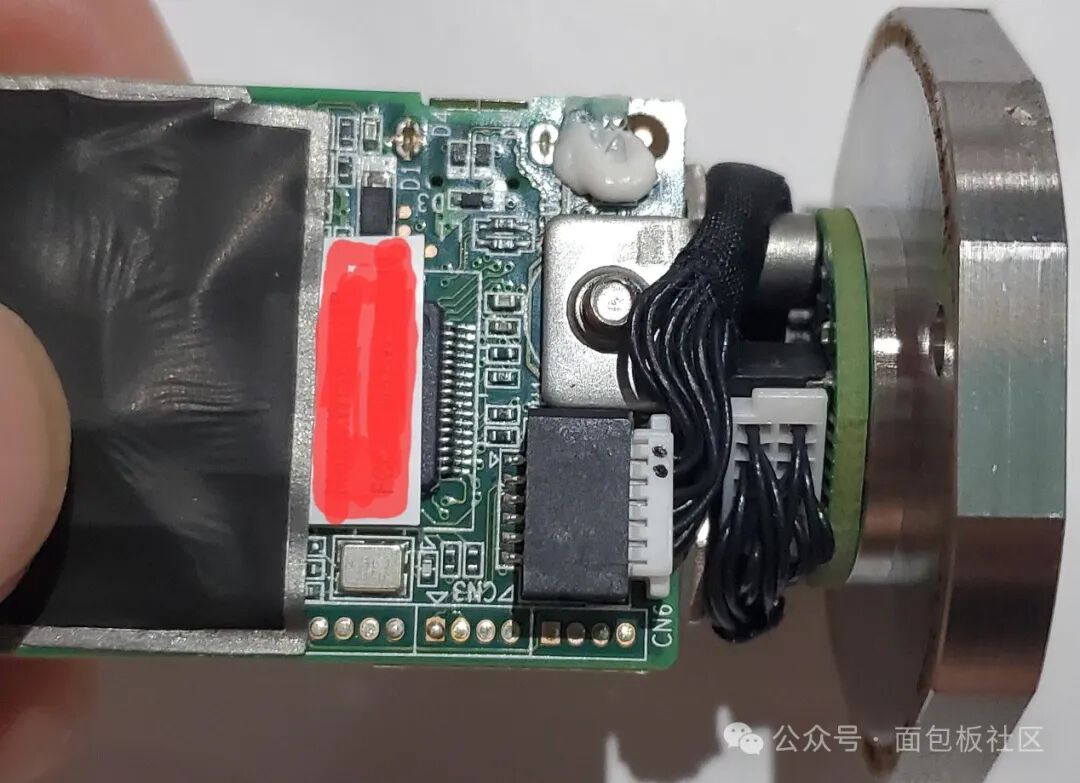 Dissecting the Advantech Vibration Sensor Worth Over 3000: An Inside Look at Its Structure and Chip Solutions