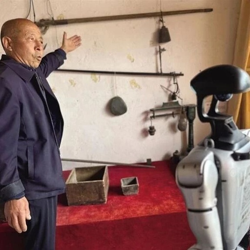 AI Robots Enter Shichuan Ancient Pear Orchard! Providing Tourists with a Novel Experience of 'Viewing, Playing, and Participating'