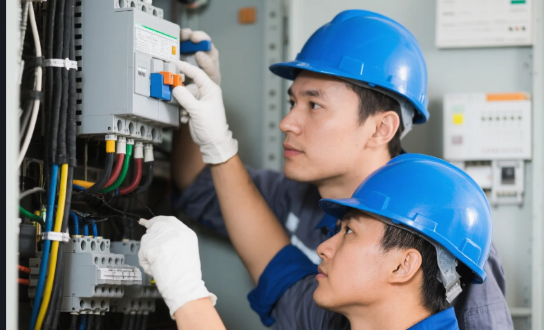 How Can PLC Engineers Break Through the Income Ceiling?