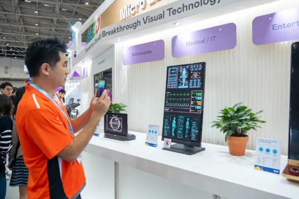 Micro LED Moves Towards Mass Production! AUO and Innolux Showcase New Display Technology Applications, AUO Promises to Halve Module Prices Every Two Years