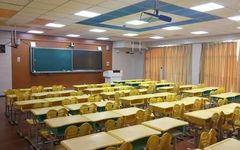 Usage of Modal Verbs 'Can' and 'May'