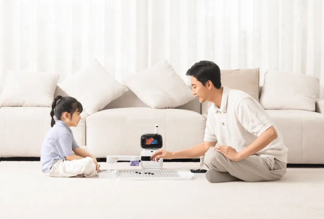 The 'Yuanluobo' Triumphs Over World Champion: AI Robots Enter Everyday Life