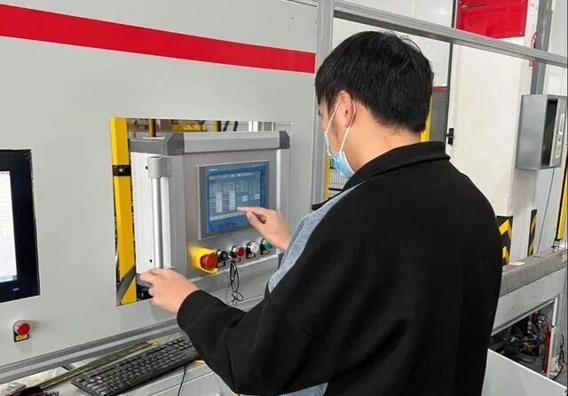 Remote Monitoring of PLC Devices: Understand Equipment Status Anytime, Anywhere!