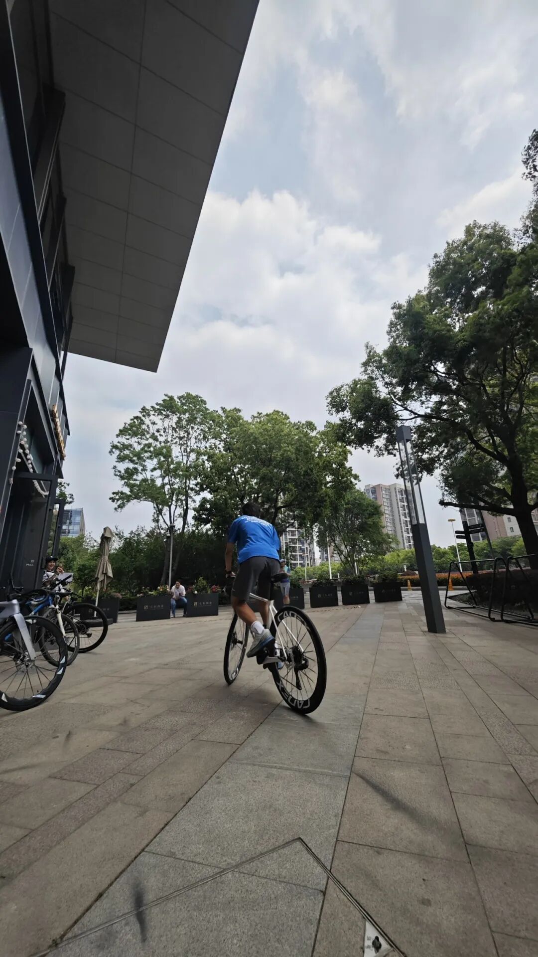 Reverse the Norm! This 'Slow Riding' Competition is Absolutely Captivating